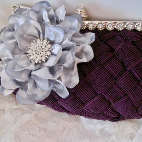 Clutch Purple BN Handmade Flower Clutch - Picture 6 of 7